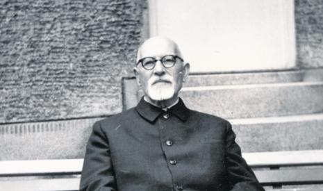 Vendelín Javorka SJ na historickej fotografii; výrez zo snímky z Jezuiti.sk.
