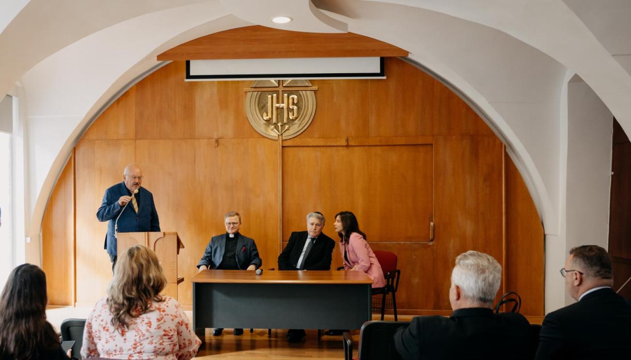 Privítanie rabína Abraháma Skorku na Teologickej fakulte