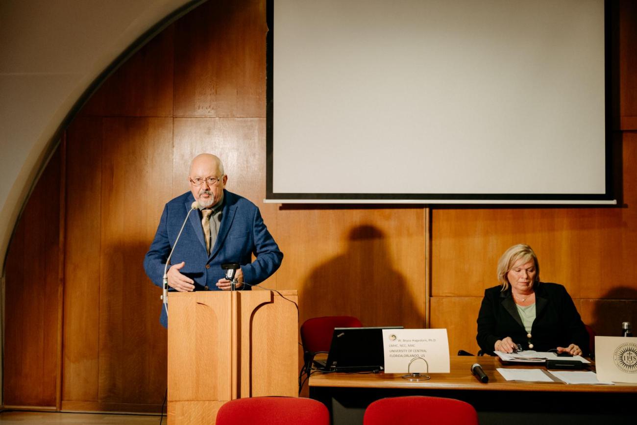 Odborný príspevok počas konferencie o pastorálnom counselingu