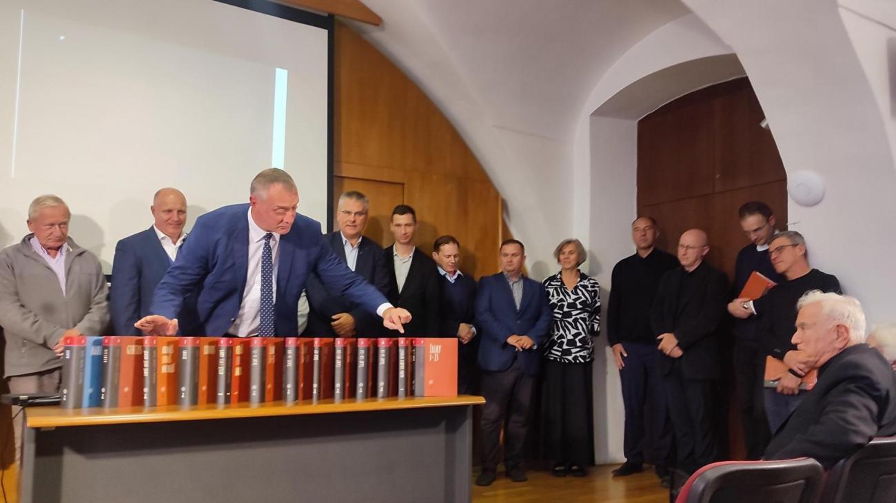 Predstavenie zväzkov edície Komentáre ku Starému zákonu