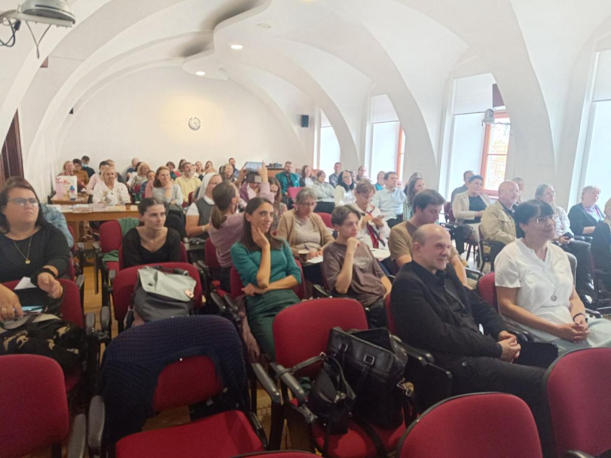 Účastníci konferencie počas odborného programu