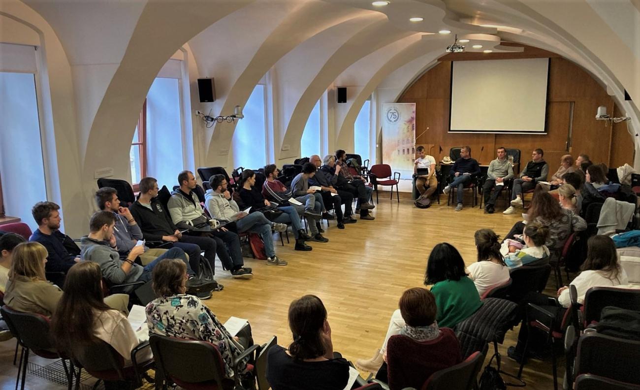 Účastníci diskusie o dialógu s LGBTI+ osobami