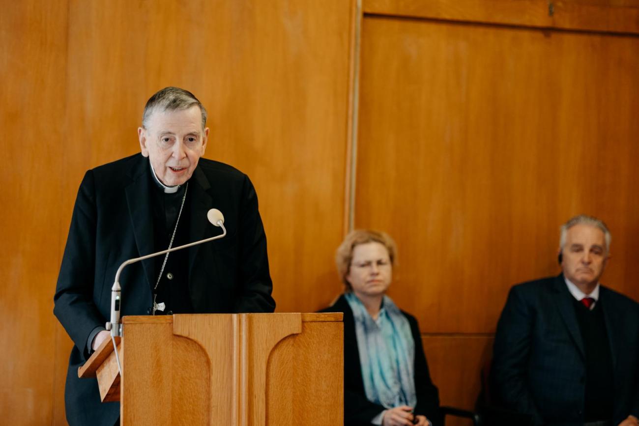 Kardinál Kurt Koch počas prednášky o židovsko-kresťanskom dialógu